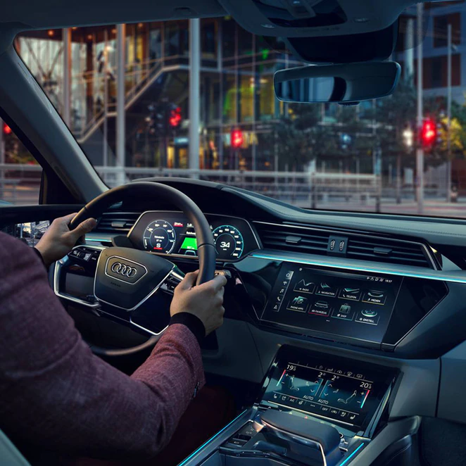 아우디 e-tron 중앙 운전자 보조 제어 장치