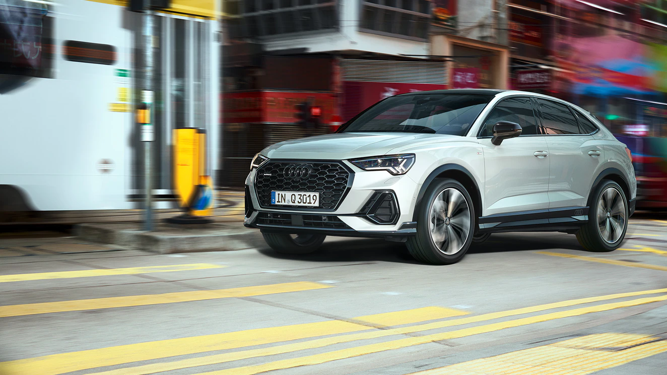 Dynamic driveby Audi Q3 Sportback