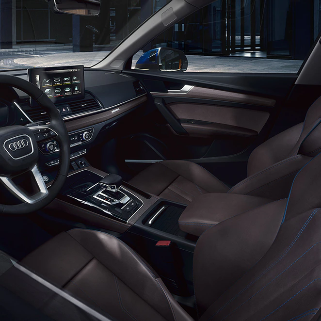 Interior cockpit view Audi Q5 Sportback